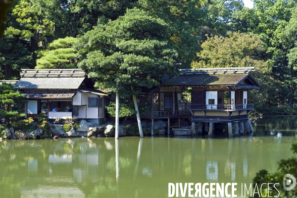 Kanazawa.Le jardin Kenroku-en  l un des trois plus beaux du Japon. cree au 17 eme siecle