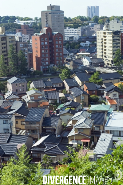 Kanazawa.Vue aerienne partielle de la ville depuis les hauteurs du quartier traditionnel de Higashi Chayamachi