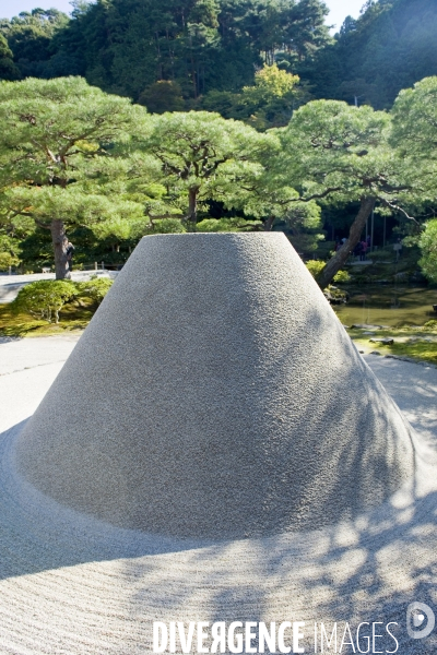 Kyoto.Le jardin zen du pavillon d argent