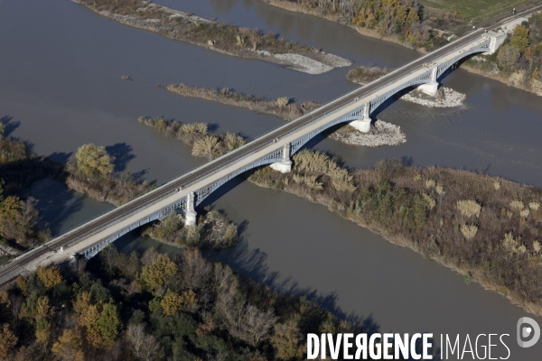 Vue aérienne de la vallée de la Durance