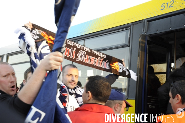 Arrivée des supporters parisiens en gare d Aubagne.