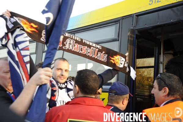 Arrivée des supporters parisiens en gare d Aubagne.