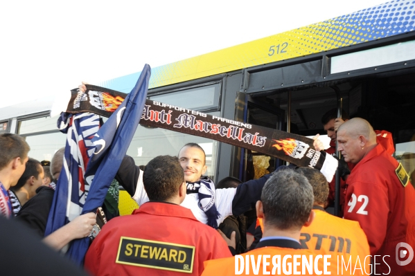 Arrivée des supporters parisiens en gare d Aubagne.