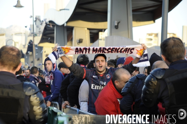 Arrivée des supporters parisiens en gare d Aubagne.