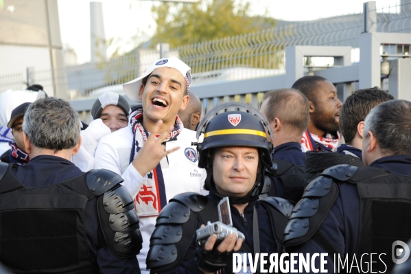 Arrivée des supporters parisiens en gare d Aubagne.