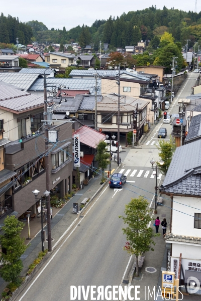 Takayama.La petite Kyoto des Alpes, cernee par les montagnes, a su garder une atmosphere avec ses quartiers classes aux maisons en bois.