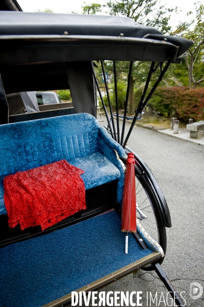 Takayama.Un pousse pousse au repos.