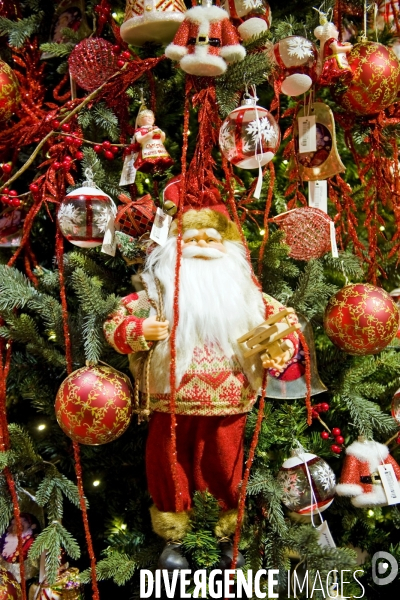Illustration Novembre 2014.Decoration sapin de Noel