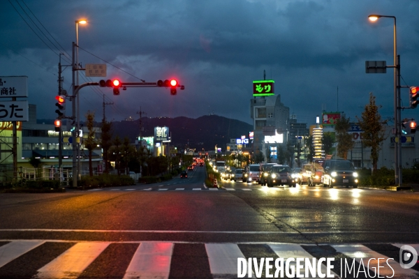 Japon. Tokushima.Route de nuit et conduite a gauche