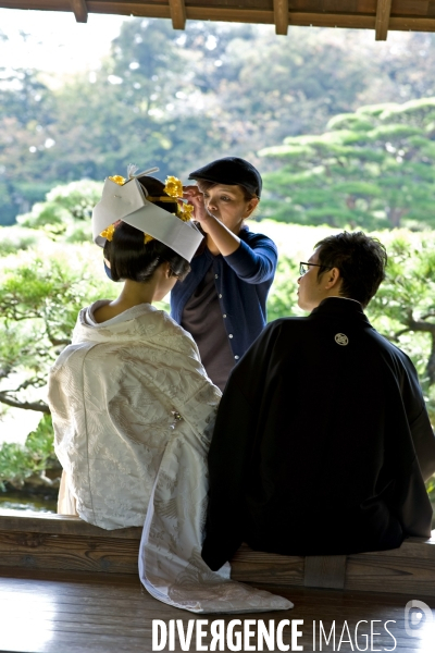 Japon. Okayama. Les maries du Koraku-en  l un des plus beaux jardins du Japon