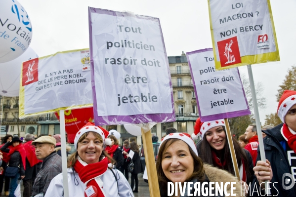 Manifestation a Paris des professions du droit contre le projet de loi Macron