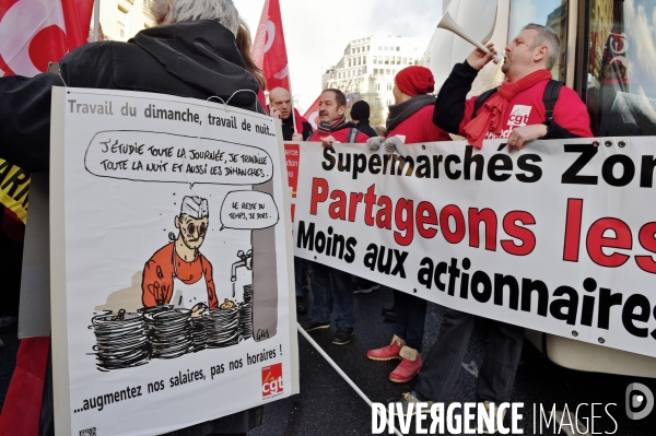 Manifestation à Paris contre le travail du dimanche
