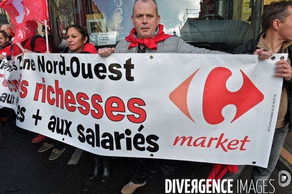Manifestation à Paris contre le travail du dimanche