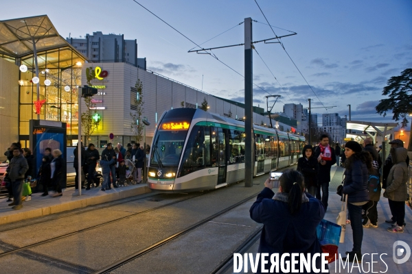 Inauguration du tramway T 8