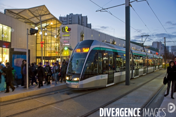 Inauguration du tramway T 8