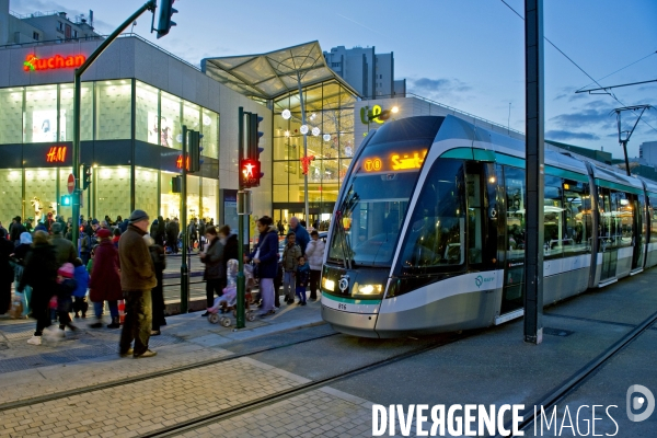 Inauguration du tramway T 8