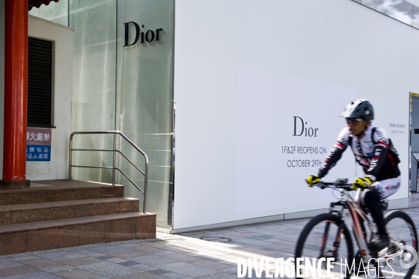 Tokyo..Un magasin Dior sur l avenue Omotesando