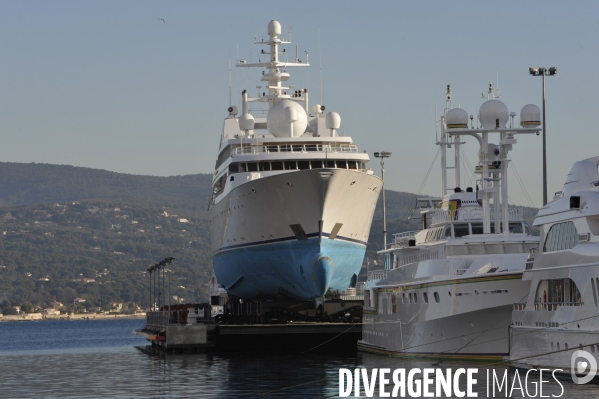 Les Mega-Yachts se refont une beaute a La Ciotat