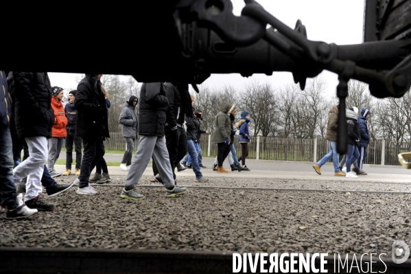 Auschwitz. Visite de jeunes lycéens d Ile-de-France