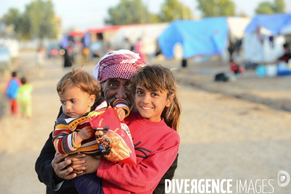 Yazidi Refugees at Khanke camp in Iraq. Réfugiés Yazidi au camp Khanke en Irak.