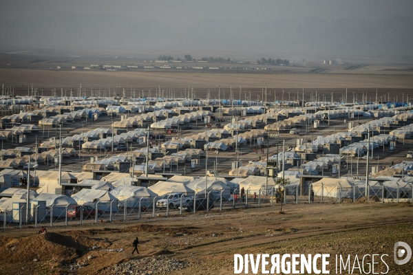 Yazidi Refugees at Khanke camp in Iraq. Réfugiés Yazidi au camp Khanke en Irak.