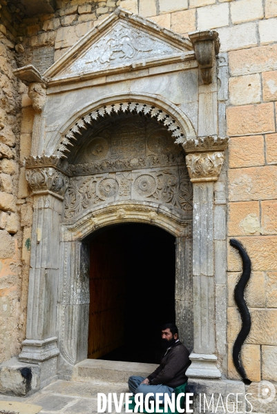 Lalish the holiest shrine in the Yazidi faith,  Lalish lieu saint de pèlerinage dans la foi Yazidi,