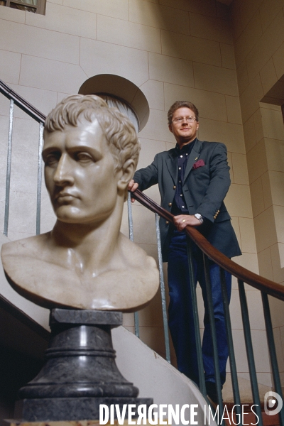 Napoleomania, une collection d objet du premier Empire presents par Pierre-Jean Chalençon expert et passione de Napoleon 1er
