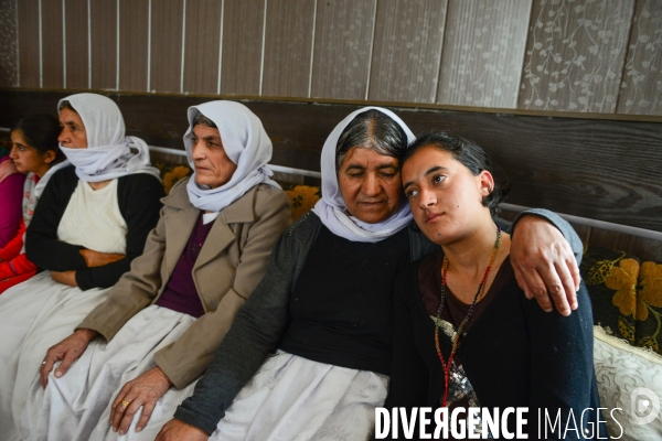 Faryal 18 Yazidi female prisoner by Islamic State (ISIS) fighters in Iraq. Faryal 18 Yazidi prisonnière par l Etat islamique (EI), combattants en Irak.