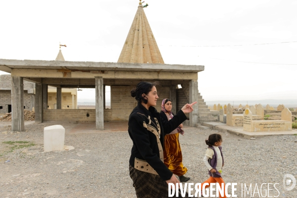 Faryal 18 Yazidi female prisoner by Islamic State (ISIS) fighters in Iraq. Faryal 18 Yazidi prisonnière par l Etat islamique (EI), combattants en Irak.