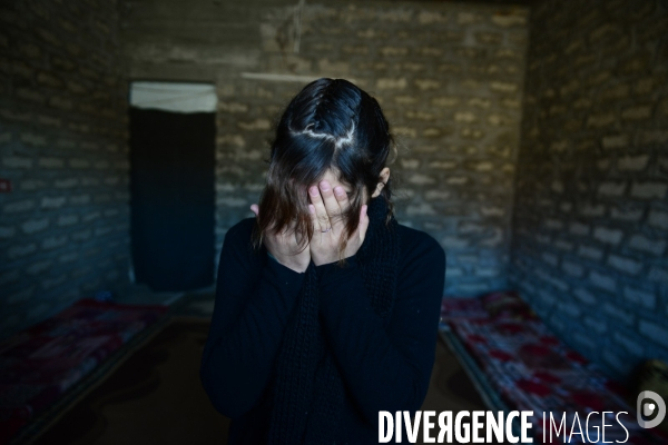 Yazidi women prisoner by Islamic State (ISIS) fighters in Iraq. Yazidi femmes prisonnier par combattants État islamique (EI) en Irak.