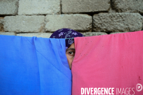 Yazidi women prisoner by Islamic State (ISIS) fighters in Iraq. Yazidi femmes prisonnier par combattants État islamique (EI) en Irak.