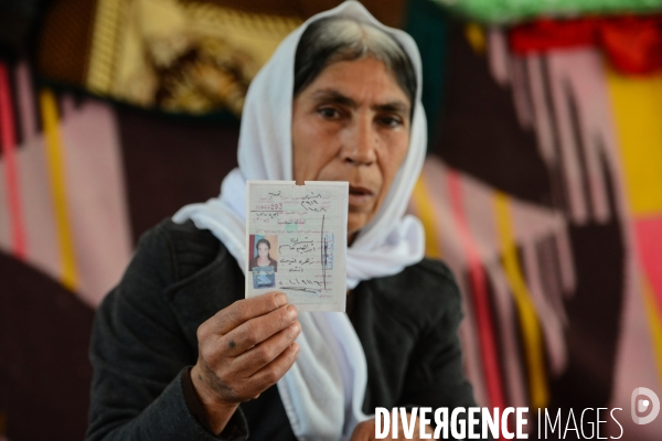 Yazidi women prisoner by Islamic State (ISIS) fighters in Iraq. Yazidi femmes prisonnier par combattants État islamique (EI) en Irak.