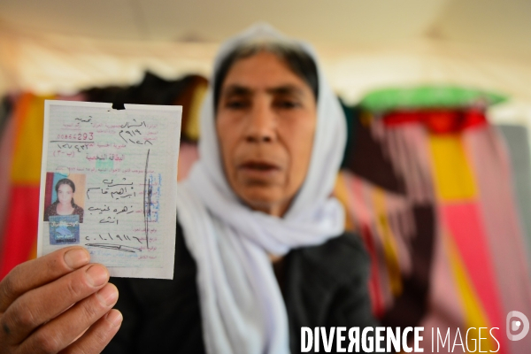 Yazidi women prisoner by Islamic State (ISIS) fighters in Iraq. Yazidi femmes prisonnier par combattants État islamique (EI) en Irak.