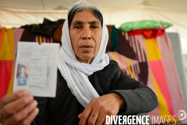 Yazidi women prisoner by Islamic State (ISIS) fighters in Iraq. Yazidi femmes prisonnier par combattants État islamique (EI) en Irak.