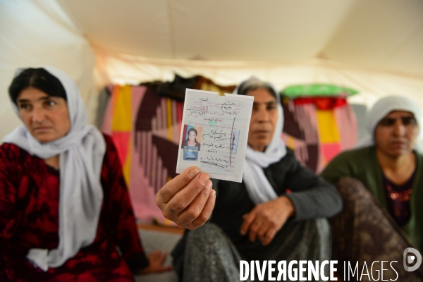 Yazidi women prisoner by Islamic State (ISIS) fighters in Iraq. Yazidi femmes prisonnier par combattants État islamique (EI) en Irak.