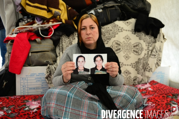 Yazidi women prisoner by Islamic State (ISIS) fighters in Iraq. Yazidi femmes prisonnier par combattants État islamique (EI) en Irak.