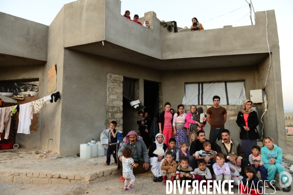 Yazidi women prisoner by Islamic State (ISIS) fighters in Iraq. Yazidi femmes prisonnier par combattants État islamique (EI) en Irak.