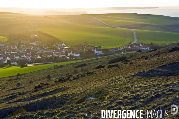 Illustration Decembre 2014.Vue du cran d Escalles, petit village situe entre les deux caps - Gris Nez et Blanc Nez- du littoral du Pas de Calais.