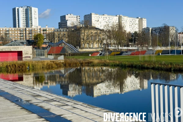 Illustration Décembre 2014. Le grand parc des docks de Saint Ouen