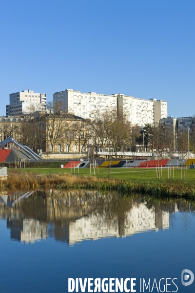 Illustration Décembre 2014. Le grand parc des docks de Saint Ouen