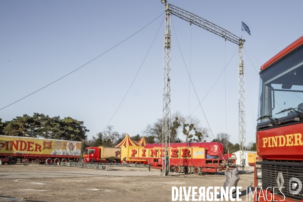 Cirque Pinder - Montage du chapiteau