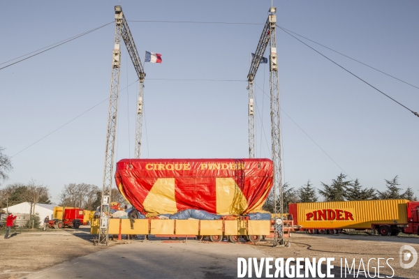 Cirque Pinder - Montage du chapiteau