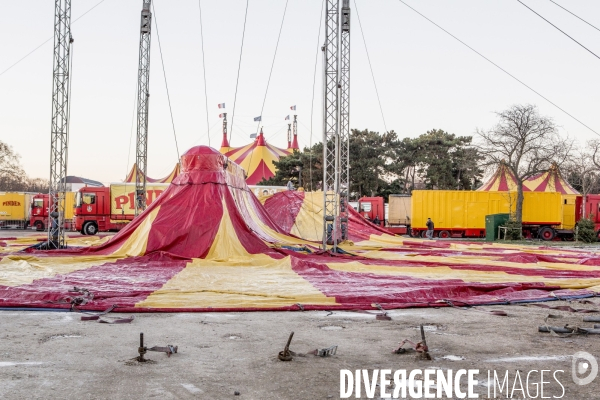 Cirque Pinder - Montage du chapiteau