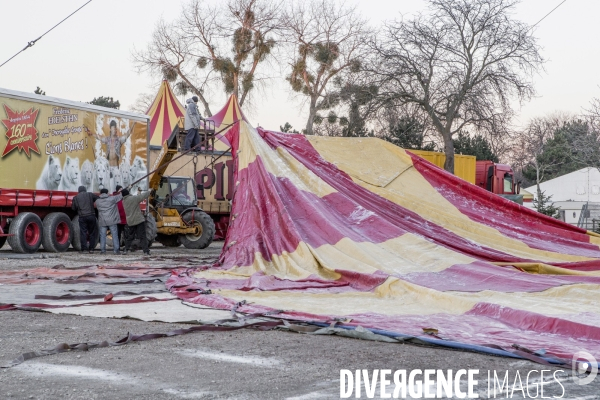 Cirque Pinder - Montage du chapiteau