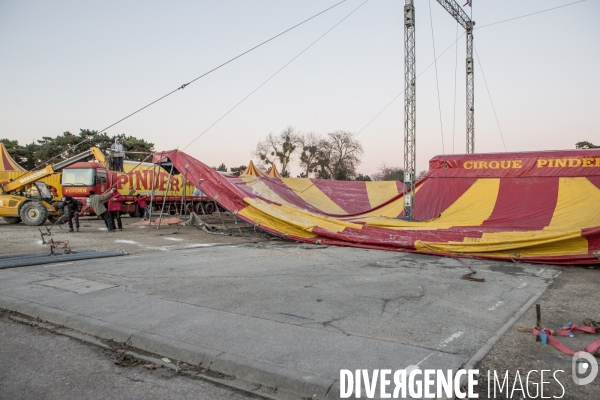 Cirque Pinder - Montage du chapiteau