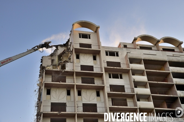 Demolition de la barre 30 dans le quartier des Moulins à Nice