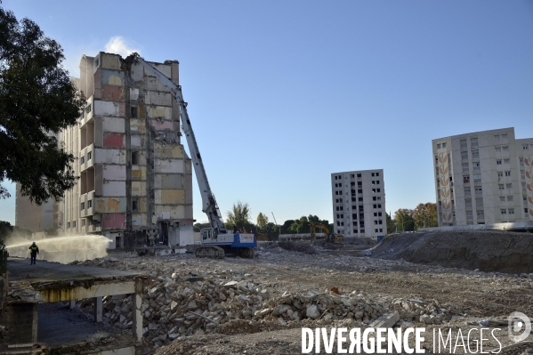 Demolition de la barre 30 dans le quartier des Moulins à Nice