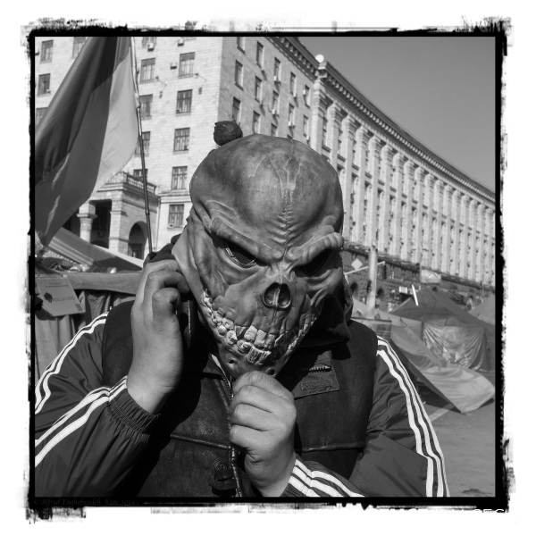 The Portraits of Anonymous Heroes of Ukraine Revolution 2014. Les Portraits de Anonyme Héros de Révolution Ukraine 2014.