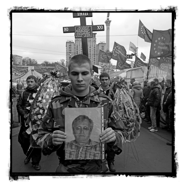 The Portraits of Anonymous Heroes of Ukraine Revolution 2014. Les Portraits de Anonyme Héros de Révolution Ukraine 2014.