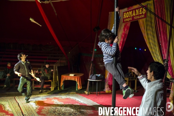 Les coulisses du cirque romanes.